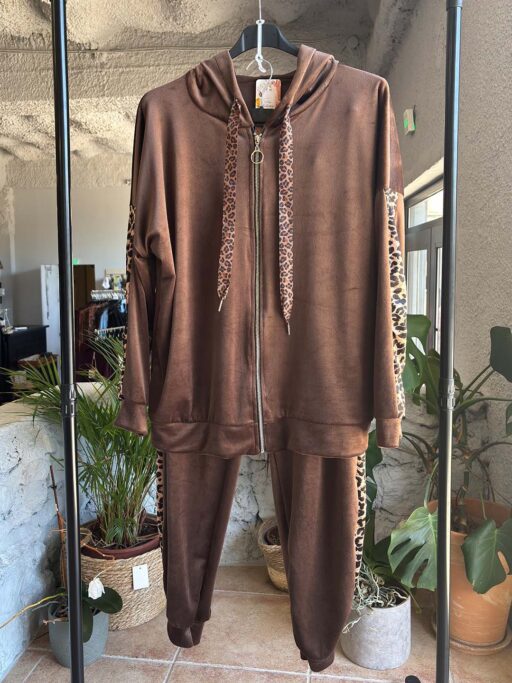 Σετ Φόρμες Σοκολά Βελουτέ Plus Size Με Ζακέτα Και Animal Print