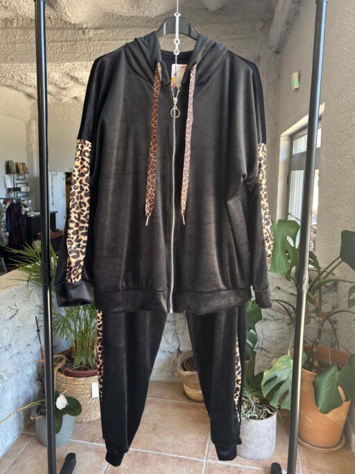 Σετ Φόρμες Μαύρο Βελουτέ Plus Size Με Ζακέτα Και Animal Print