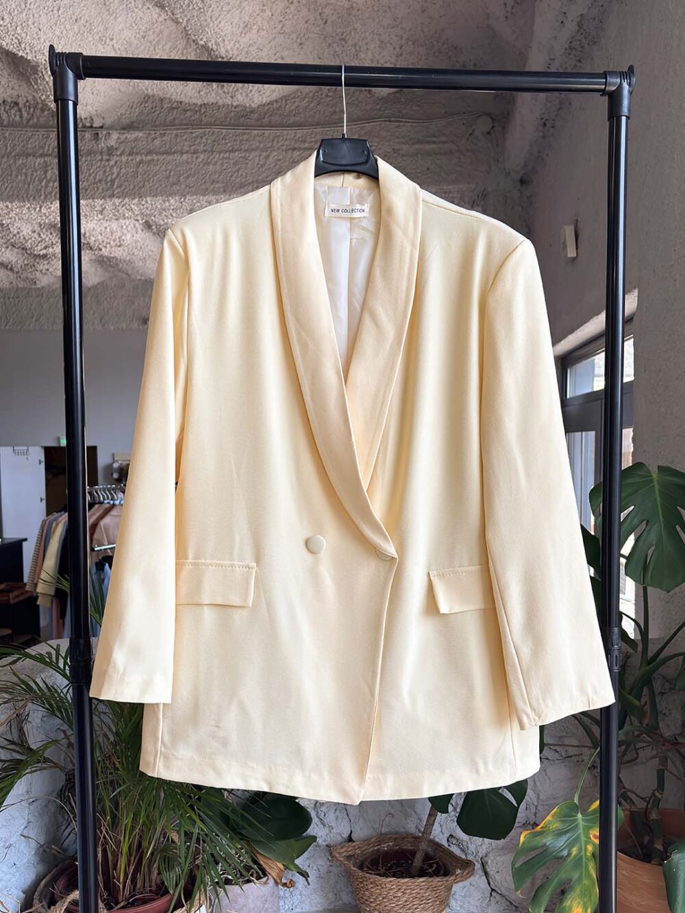 a kitrino kostoumi a2