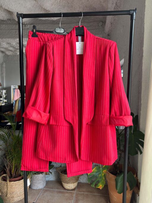 Κοστούμι Λεπτή Ρίγα Plus Size Με Σακάκι Και Παντελόνι