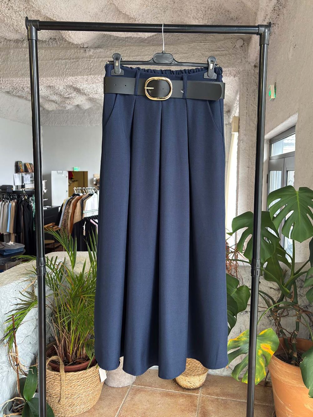 a mple skouro fousta me zwni a mple skouro fousta me zwni