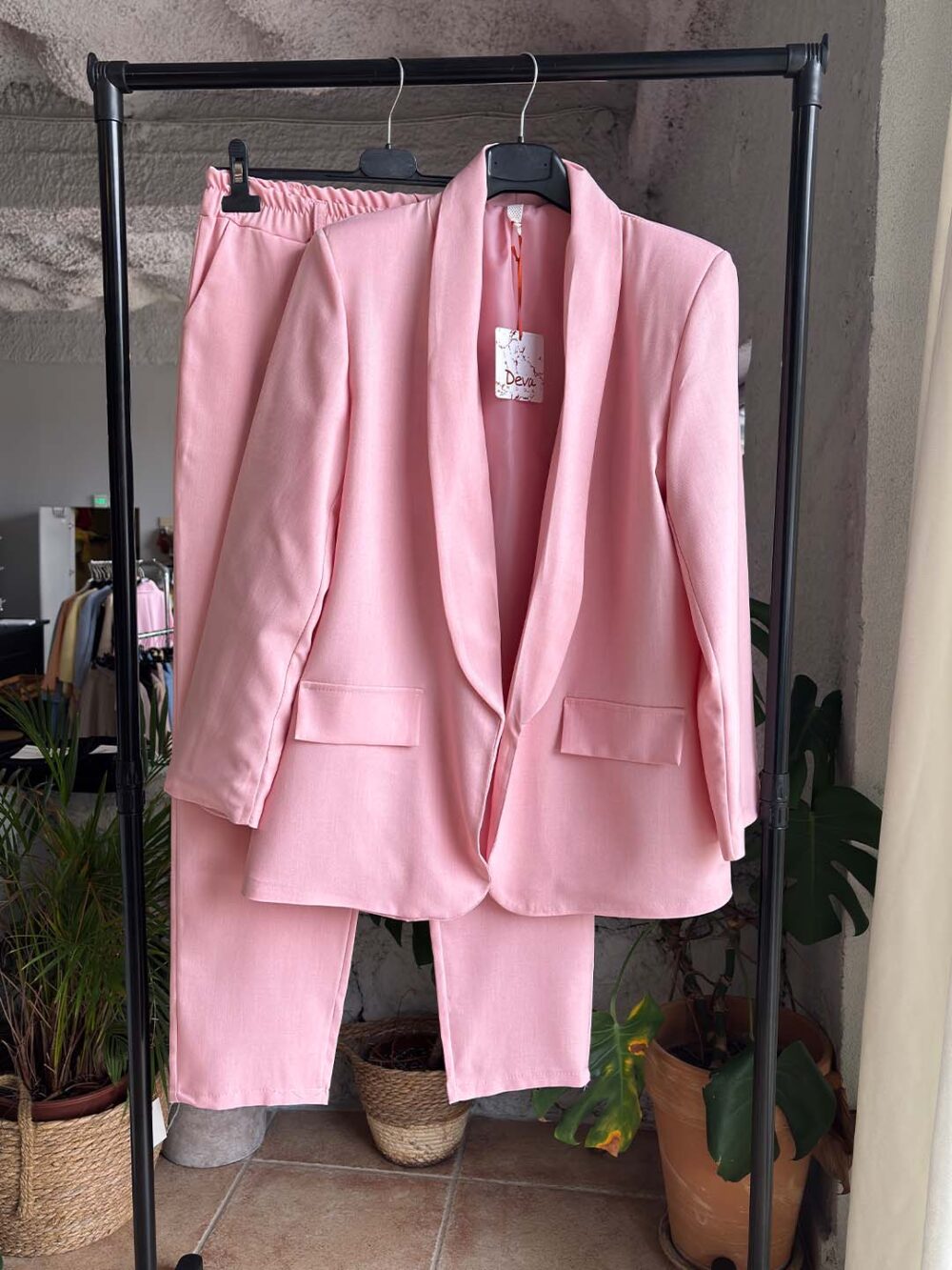 a roz lostoumi me panteloni 1 a roz lostoumi me panteloni 1