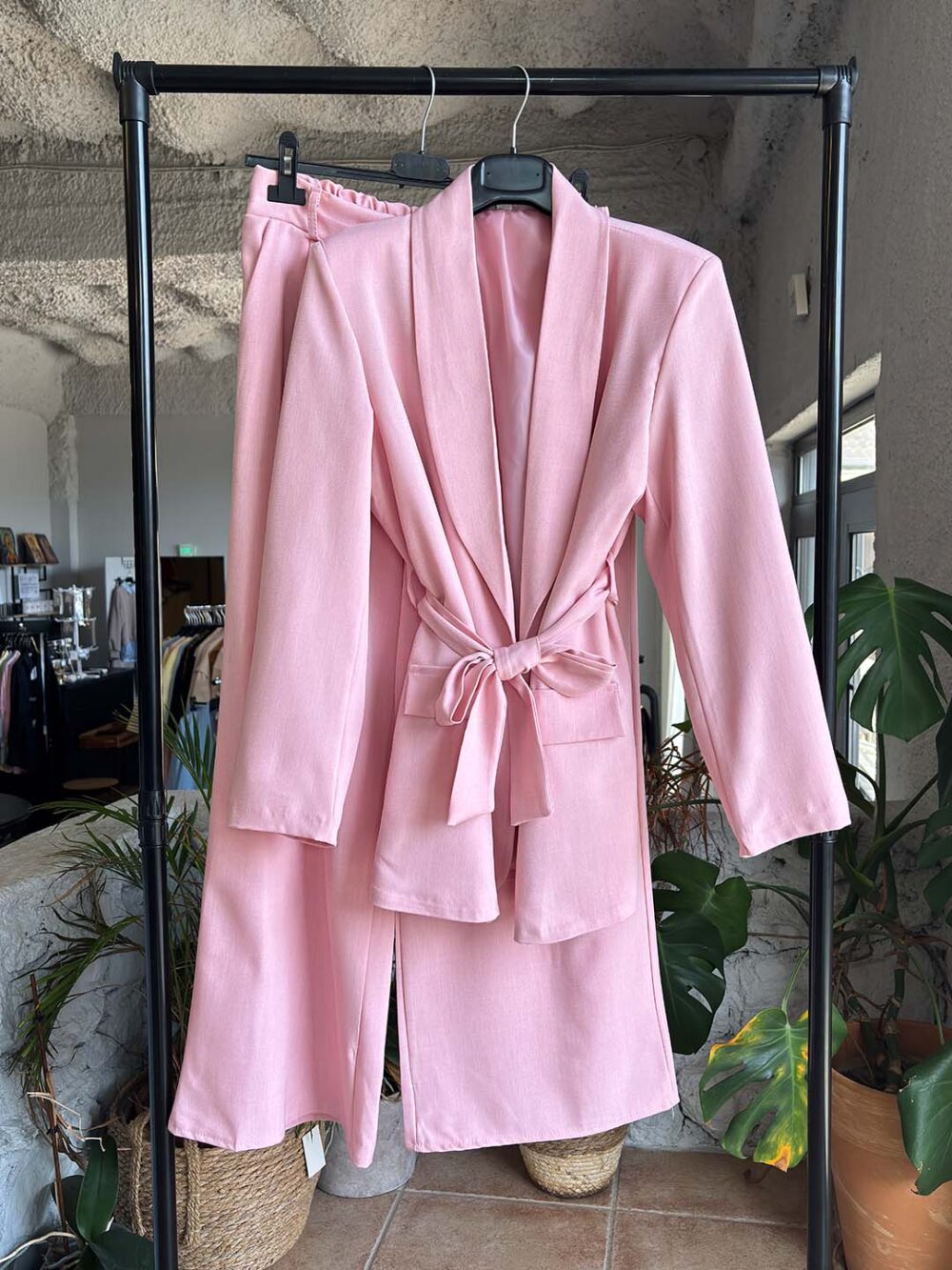 b roz kostoumi me zonari a1 b roz kostoumi me zonari a1