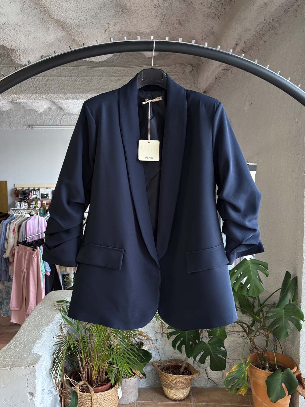 a mple skouro sakaki plus soura