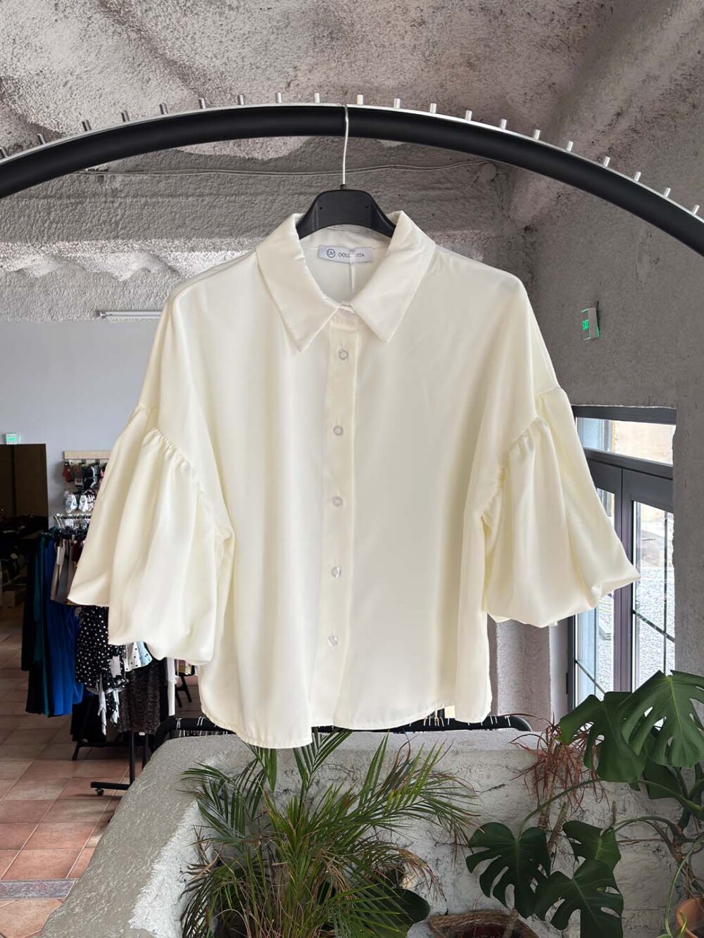 a off white poukamiso balloon manikia a off white poukamiso balloon manikia