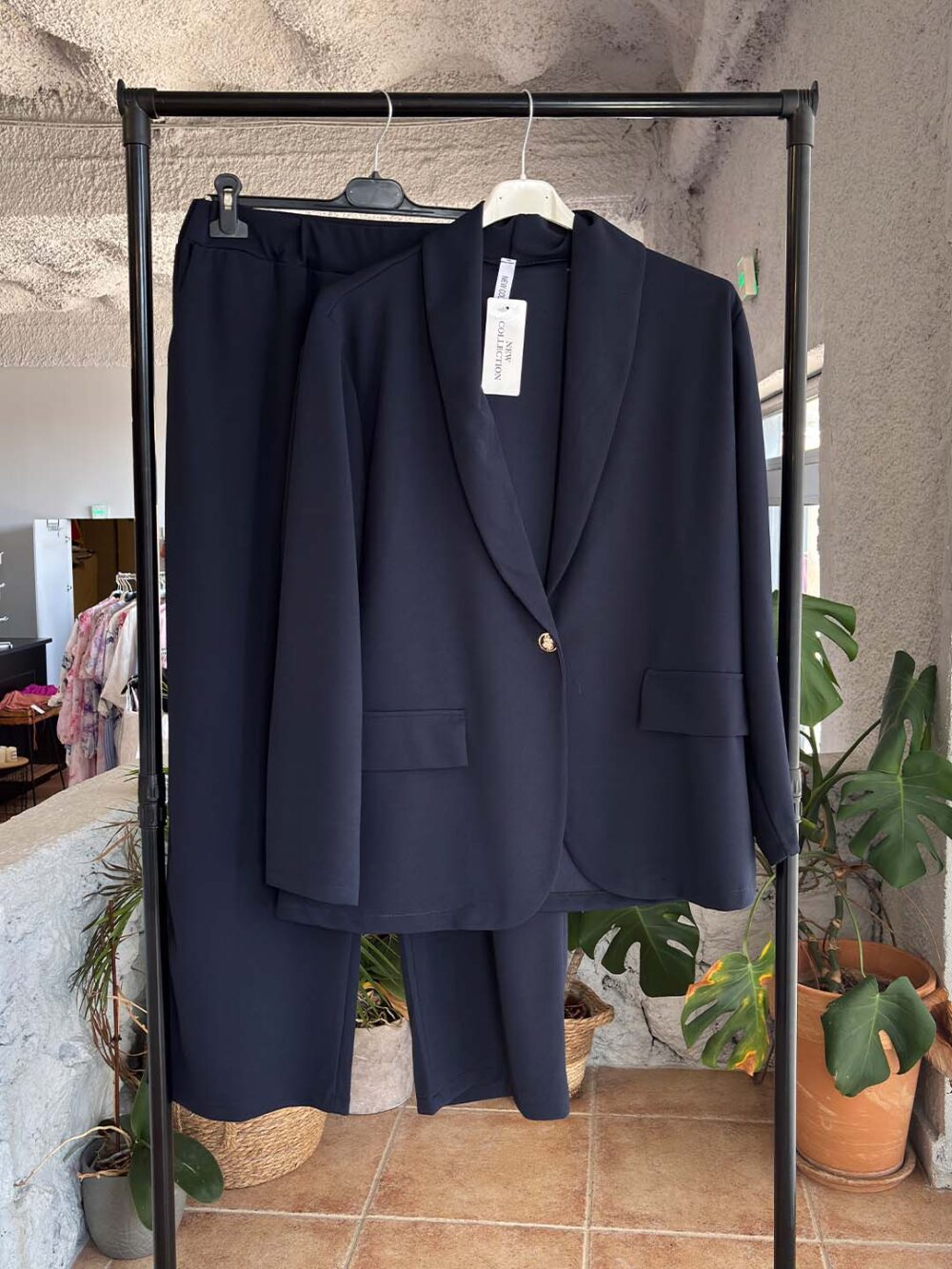 b mple skouro kostoumi a1