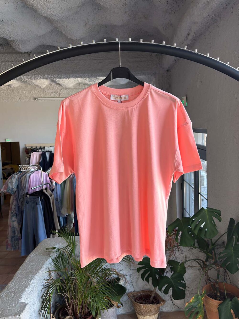 b somon monoxromo tshirt