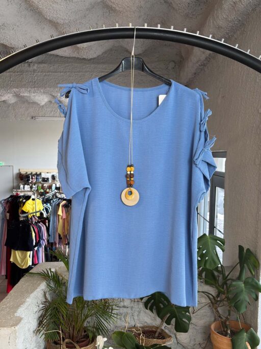 Plus Size Tie & Charm Μπλούζα