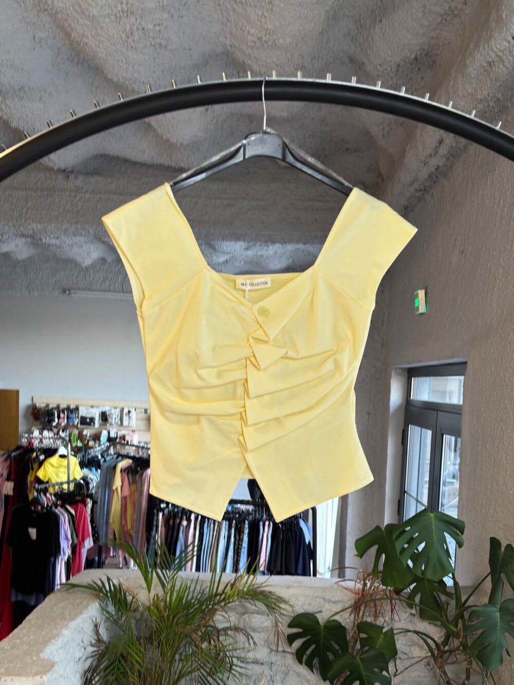 a kitrini mplouza aman me koumpia