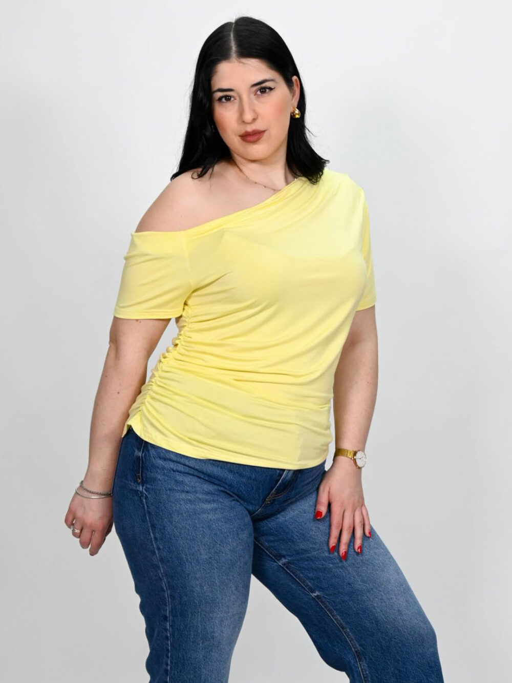 a kitrini mplouza plus ena omo