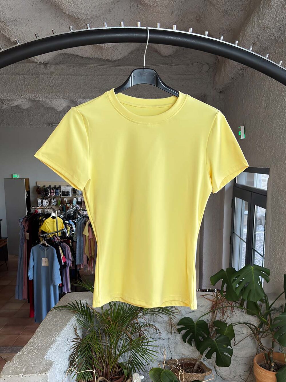 a kitrino steno mplouzaki