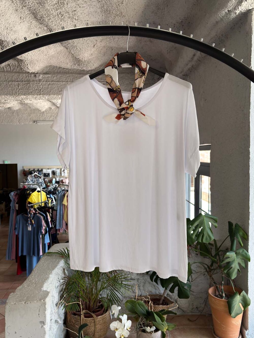 a leuki mplouza me foulari