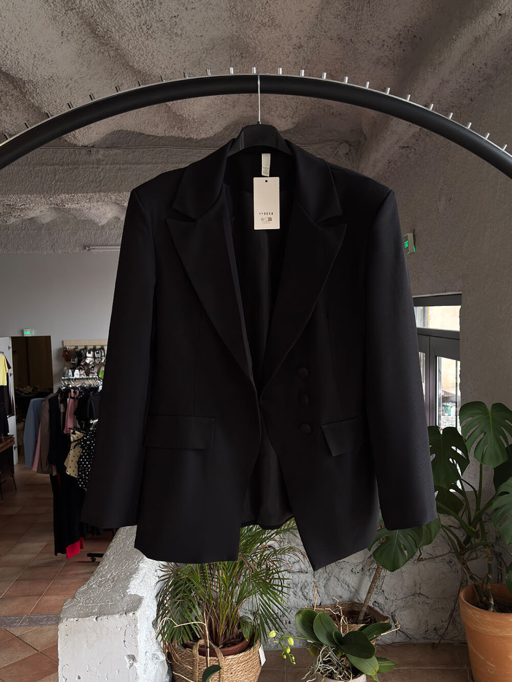 a mayro kostoumi me konto pant 3