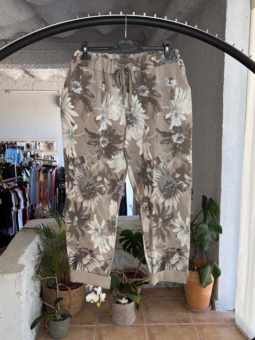 b pourou plus size panteloni floral