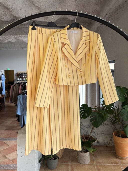 Chic Ριγέ Κοστούμι Σετ Με Cropped Σακάκι