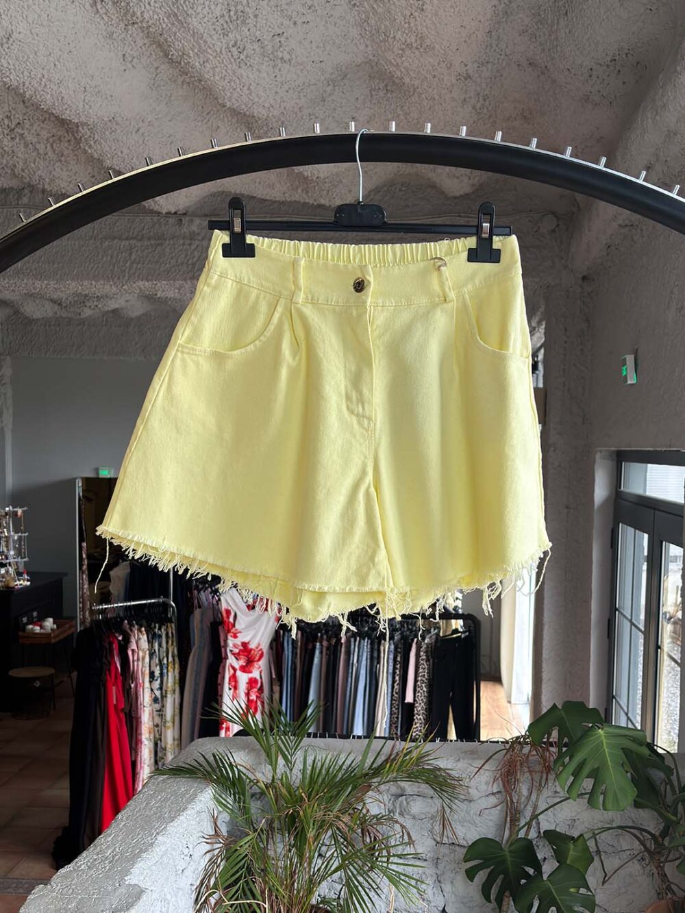 a kitrino shorts me kseftia a kitrino shorts me kseftia