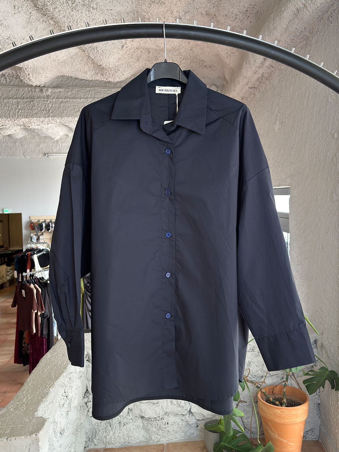 a mple skouro oversized poukamiso
