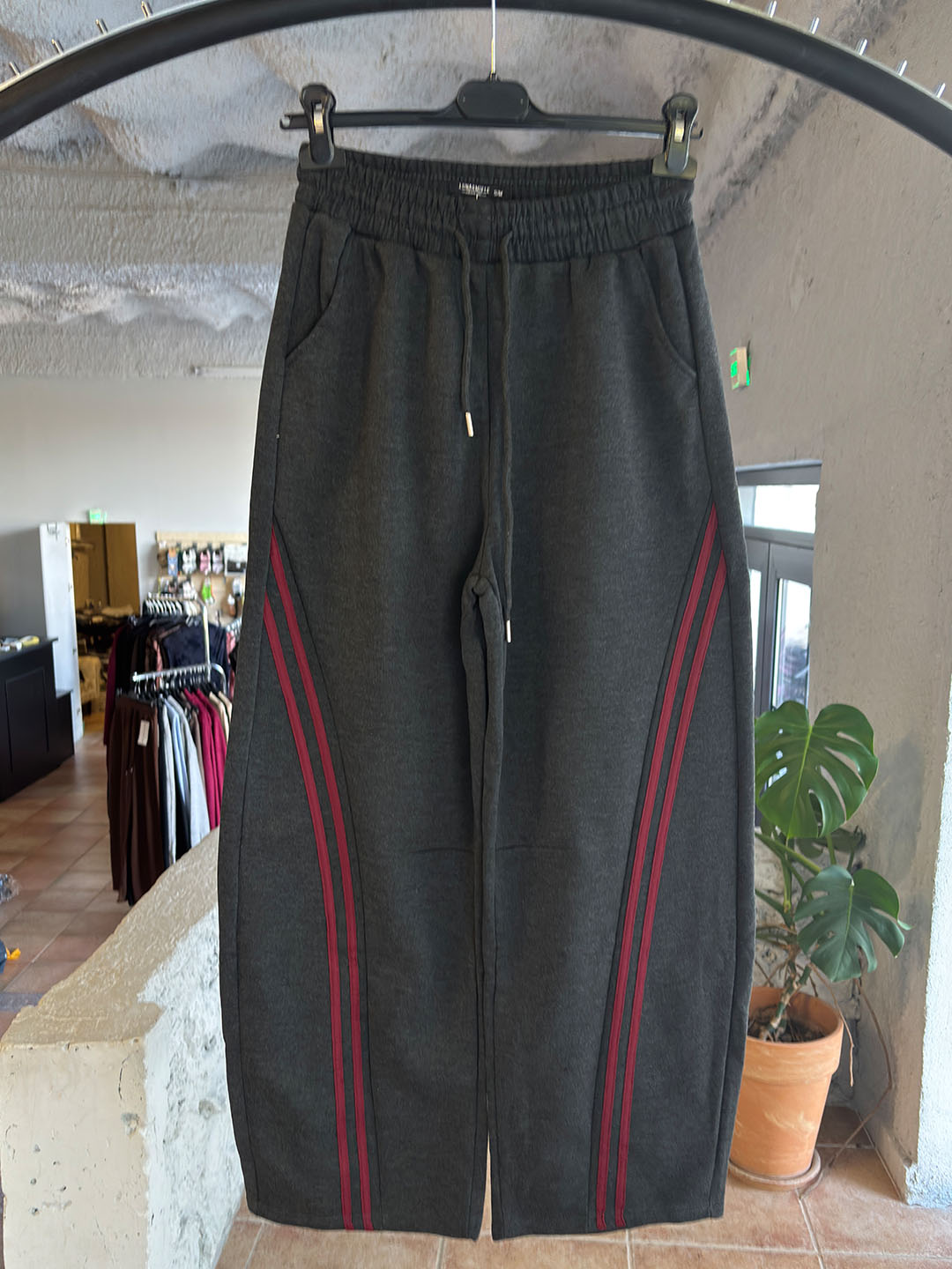 c anthraki forma stripe1
