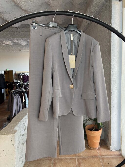 Grey Elegance Κοστούμι με Χρυσό Κουμπί