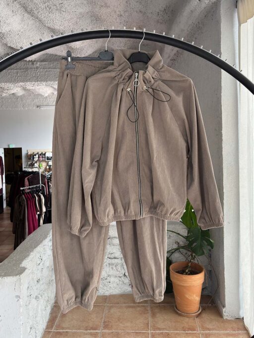 Corduroy Motion Σετ