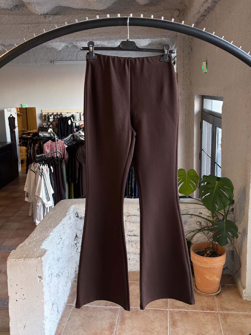 a chocola pontostofa flare panteloni