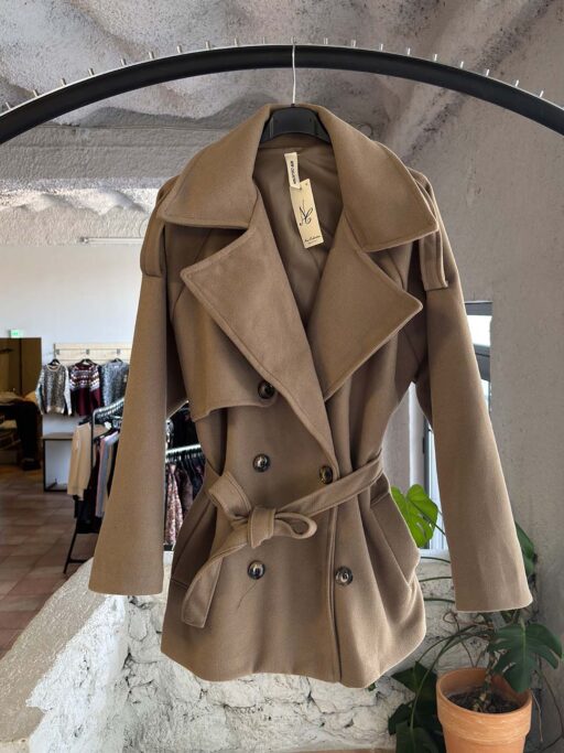Parisian Chic Κοντό Παλτό με Ζώνη