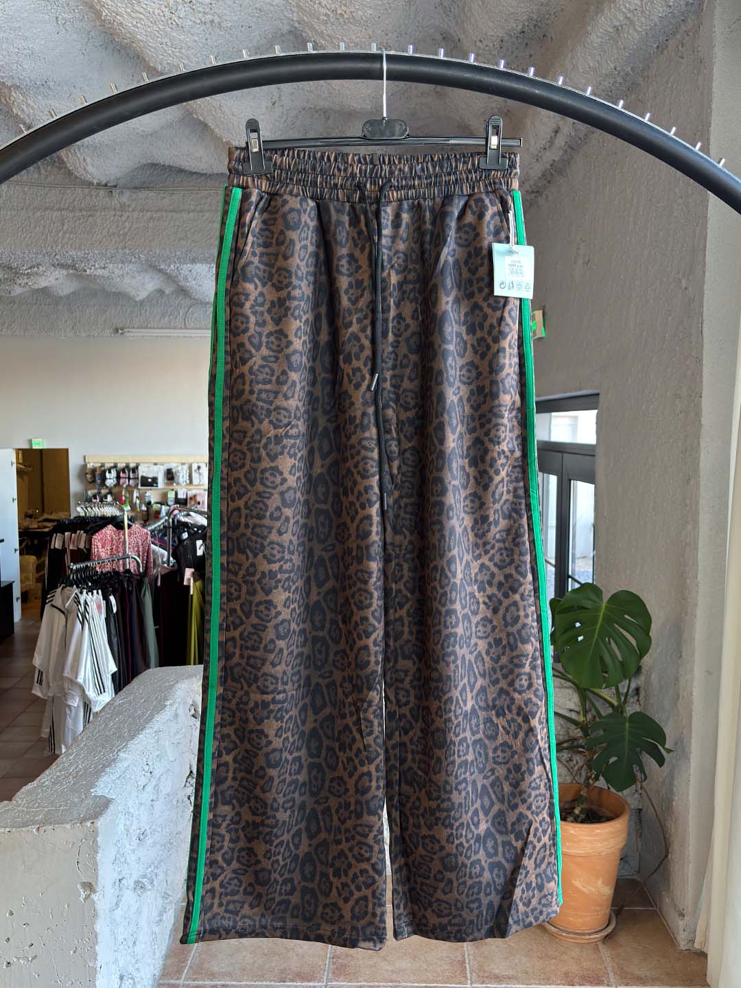 b prasini riga leopard print forma